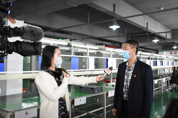 抗疫情 保生产 长沙广播电视台到半岛网页版采访