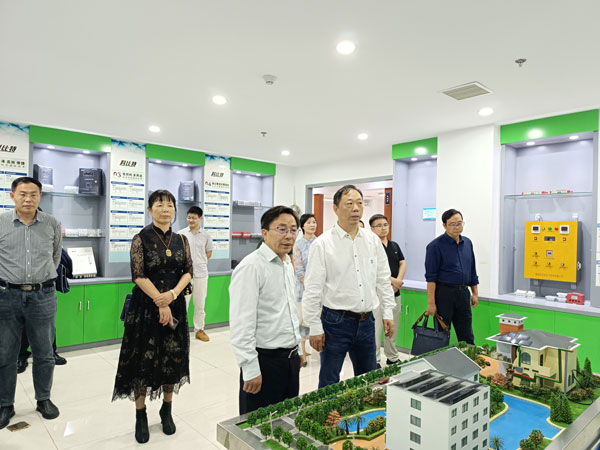 湖南省政协副主席、民建湖南省委会主委赖明勇莅临半岛网页版走访调研